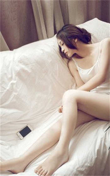 新娘和摄影师打扑克
