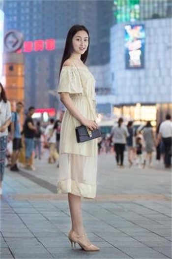 秋霞八妻子