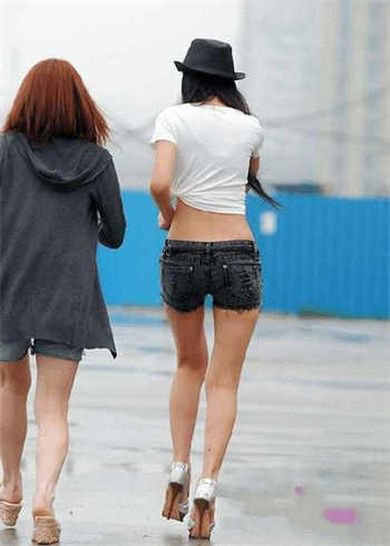 主角是逃婚少爷的小说