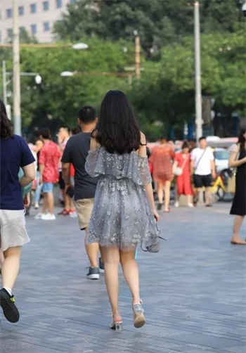 替嫁新娘逃婚苏卿