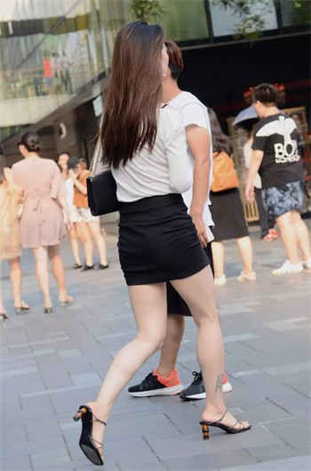 女人的嘴押韵句子