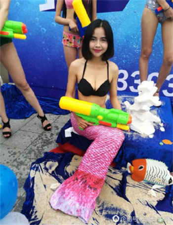 父母训练莹莹憋尿