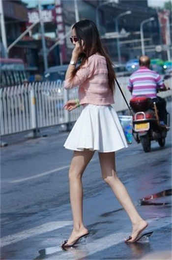 主角是杨振的小说