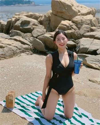 哺乳期涨奶别人吸小说