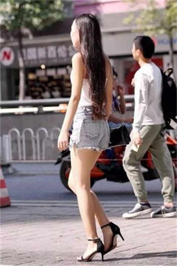 女主带着空间穿越抗战