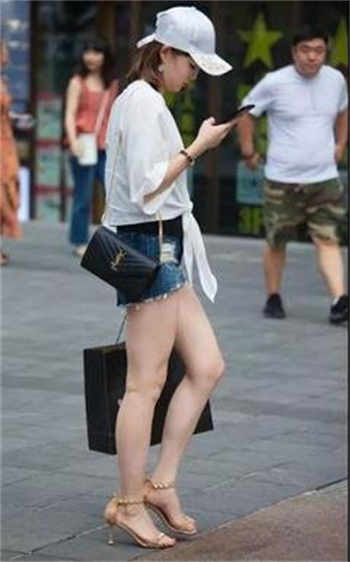 平安保险女业务员卖身
