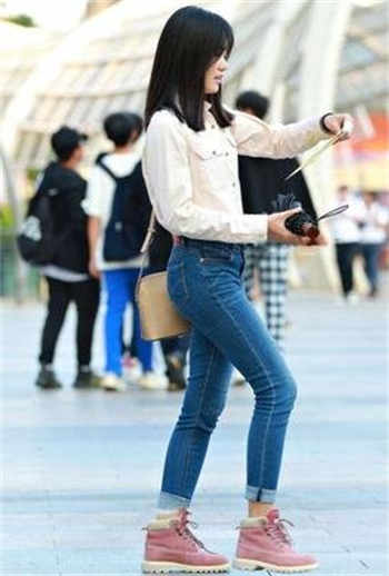 女同舌吻12分钟视频