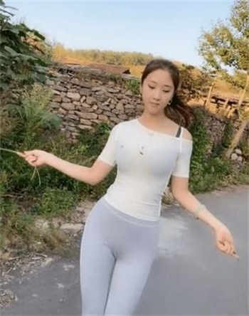 教师杨雪和老张头