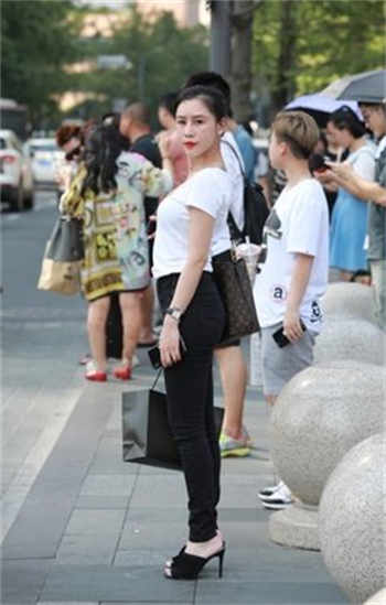 哥布林杀手圣女全彩本子