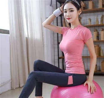 女友萱颖雨天带陈伯