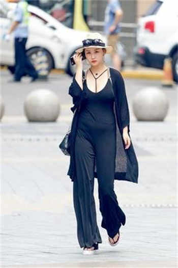 和妈妈闺蜜打扑克如如影视